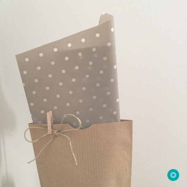 Papel de seda gris con lunares blancos-10 u tienda de papel de seda