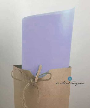 papel de seda lila o malva