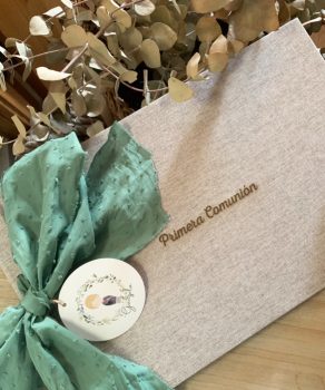 Libro álbum de firmas personalizado para Comunión Libro álbum de firmas personalizado para Comunión 4