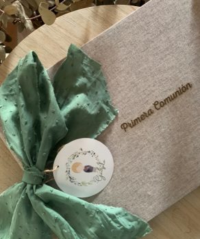 Libro álbum de firmas personalizado para Comunión Libro álbum de firmas personalizado para Comunión 2